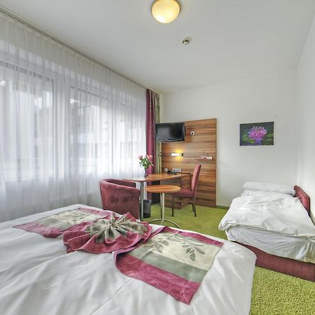 Hotel Da Vinci Gröbenzell Oda fotoğraf