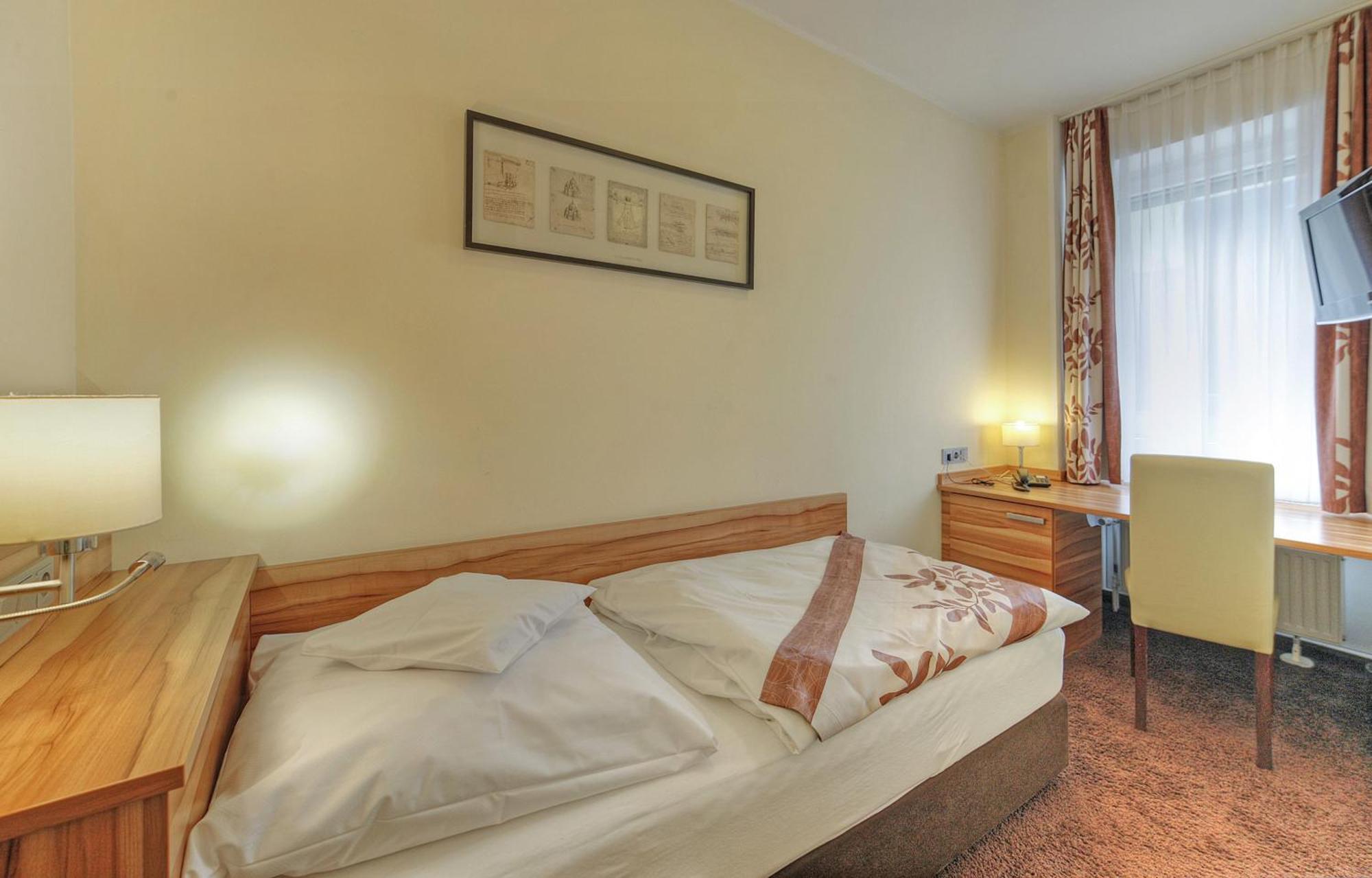 Hotel Da Vinci Gröbenzell Oda fotoğraf