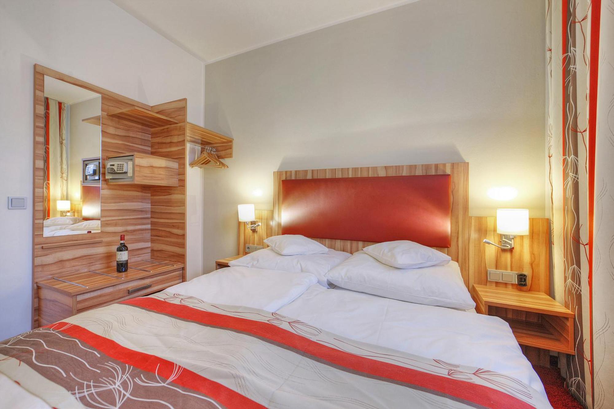 Hotel Da Vinci Gröbenzell Oda fotoğraf