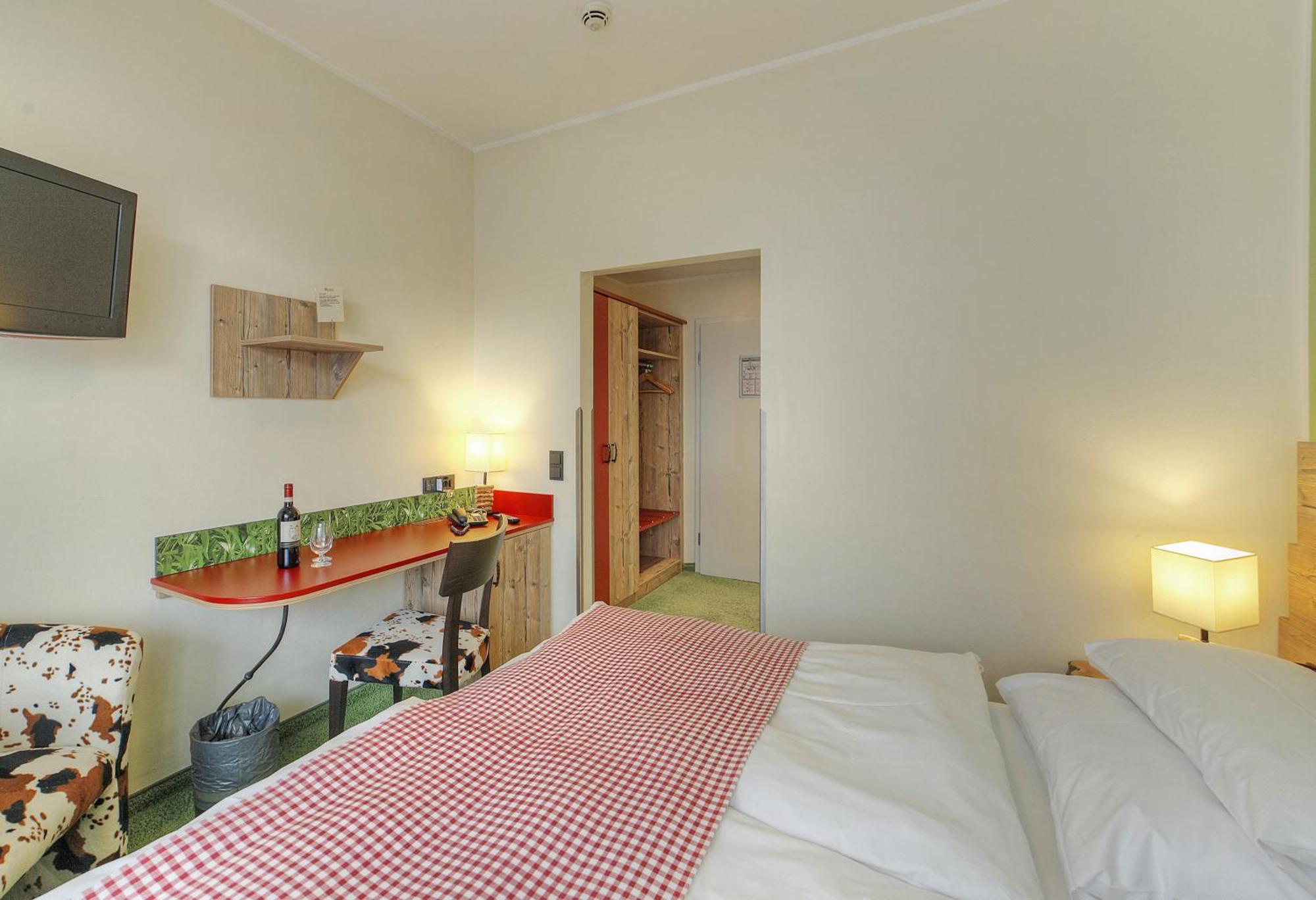 Hotel Da Vinci Gröbenzell Oda fotoğraf
